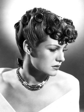 1940s hair style