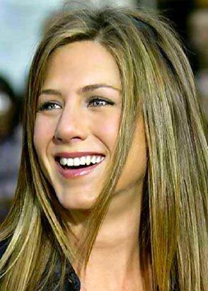She became famous in the 1990s for her role as Rachel Green in 