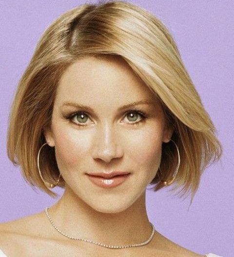 Beautiful Christina Applegate Medium Hairstyle