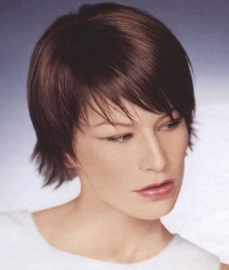 Elegant Short Hairstyle With Chopped Fringe Elegant Short Hairstyle With