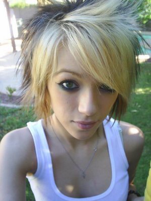 teenage girls hairstyles. A teen girl with her blonde