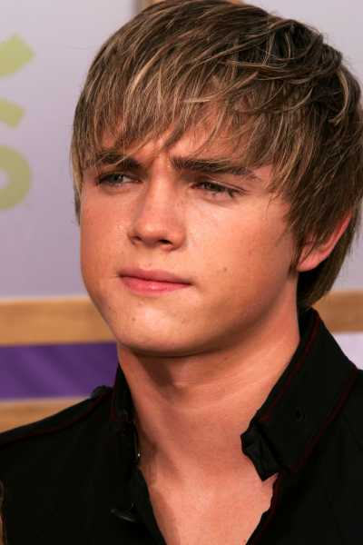 Short Flicks Hairstyle For Boys