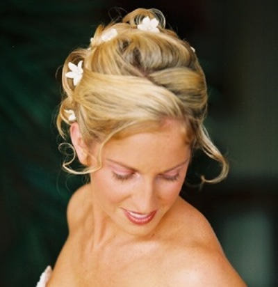 Likable Bridal Hairstyle