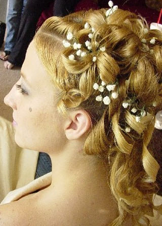 Engaging Hairstyle For Bridals