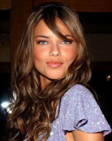 Adriana Lima with Wavy Hairstyle