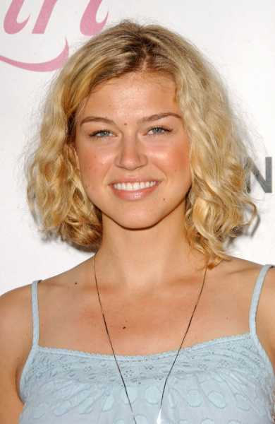 Curly Haircut of Adrianne Palicki