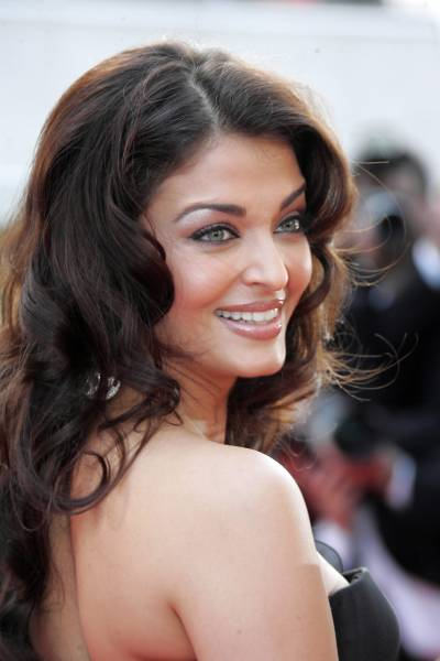 Aishwarya Rai Curly Hairstyle