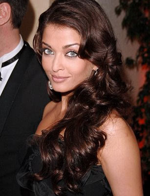 Aishwarya Heavy Curly Hairstyle