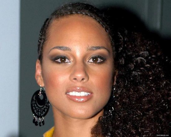 Alicia Key with Awesome Hairstyle