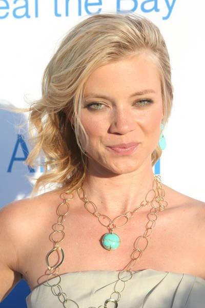 Amy Smart Winning Hairstyle