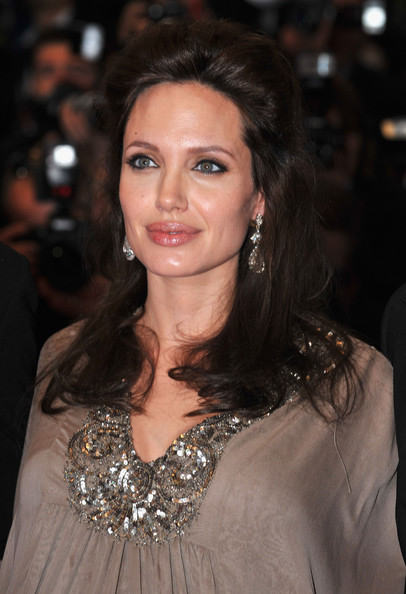 Celebrity Angelina Jolie Hairstyle