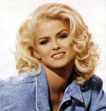 Anna Nicole Curly Haircut