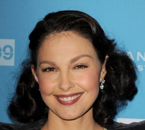 Charming Ashley Judd Hairstyle