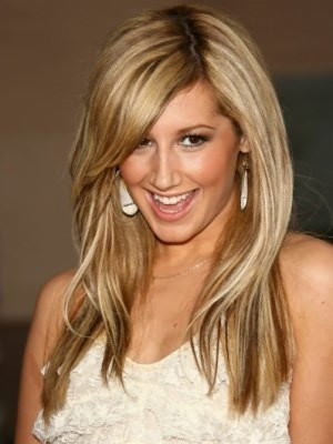 Layered Hairstyle of Ashley Tisdale