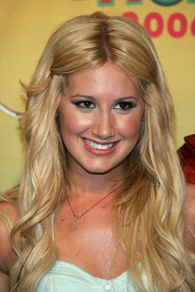 Ashley Tisdale Bubbly Hairstyle