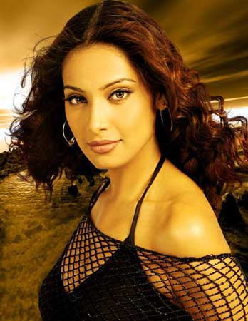 Bipasha Basu Curly Hairstyle