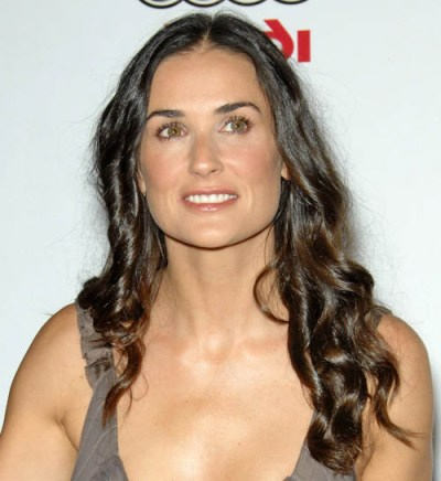 Wavy Hairstyle Of Demi Moore