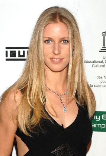Lovely Elena Dementieva Hairstyle