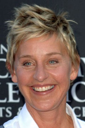 Short Layered Haircut of Ellen
