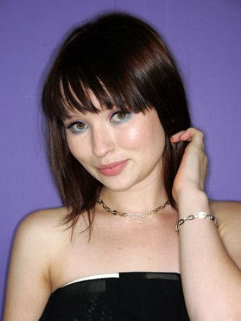 Emily Browning Hairstyle