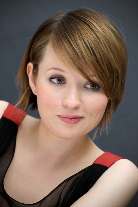 Emily Browning Short Bob Haircut