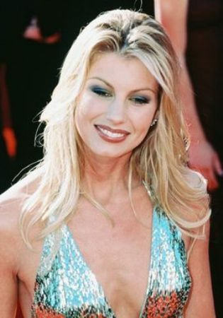 Hairstyle of Faith Hill