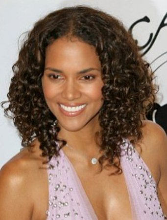 Curly Hairstyle Of Halle Berry