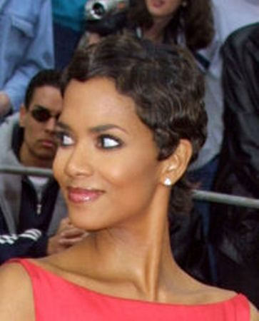 Halle Berry With Flapper Hairstyle
