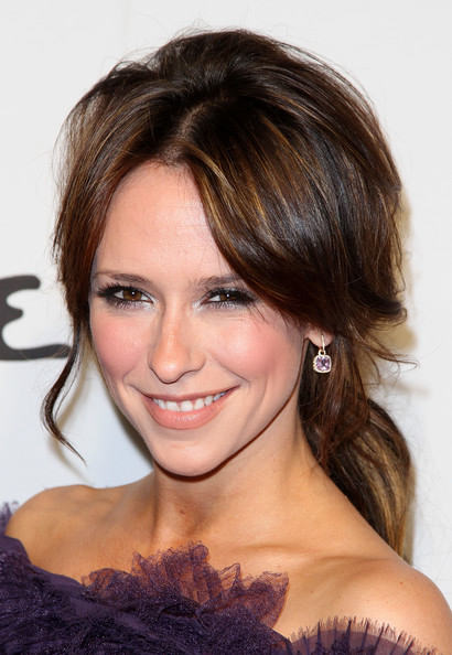 Lovely Hairstyle of Jennifer Love Hewitt