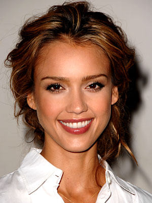 Celebrity Jessica Alba Hairstyle