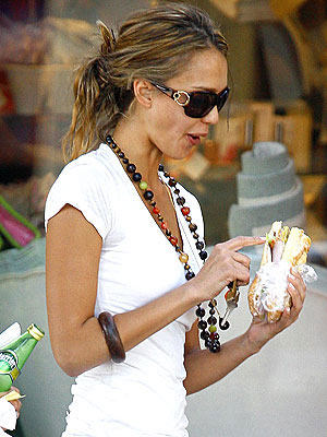 Casual Hairstyle Of Jessica Alba