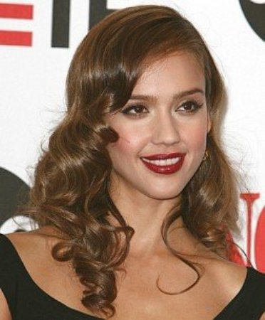 Jessica Alba With Vintage Hairstyle