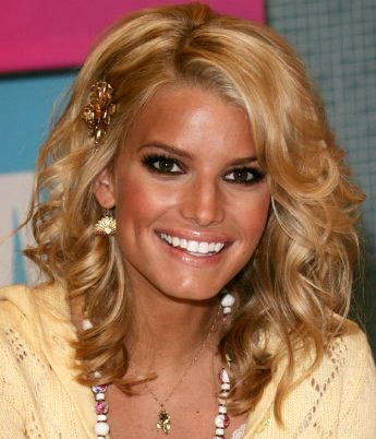 Pretty Jessica Simpson Hairstyle