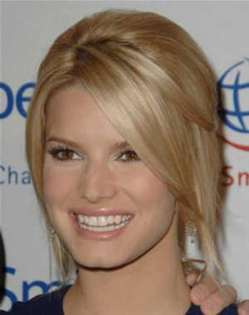 Actress Jessica Simpson Hairstyle