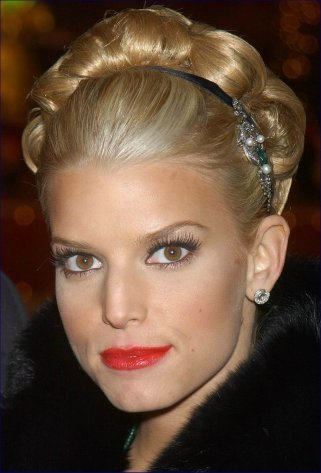 Beautiful Hairstyle of Jessica Simpson