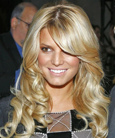 Heavy Curls Of Jessica Simpson