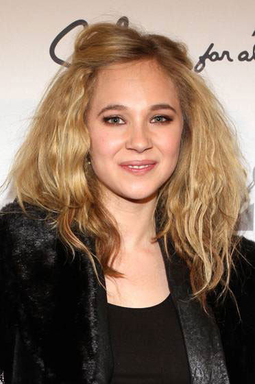 Frizzy Juno Temple Hairstyle