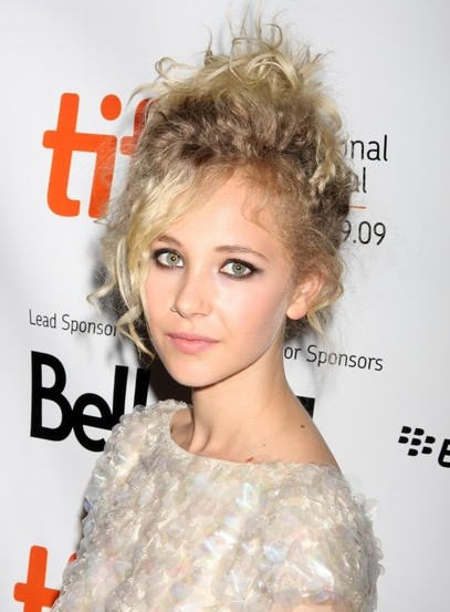 Funky Hairstyle of Juno Temple