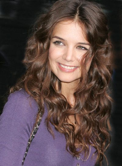Katie Holmes Wavy Hairstyle