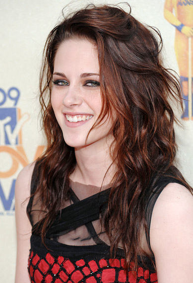 Kristen Stewart Wavy Hairstyle