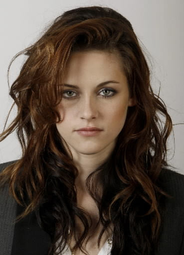 Wavy Hairstyle of Kristen