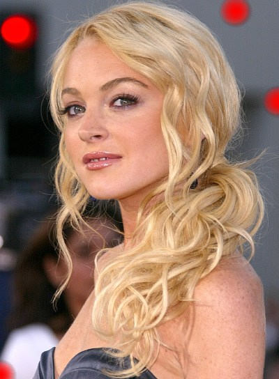 Lindsay Wavy Ponytail Hairstyle