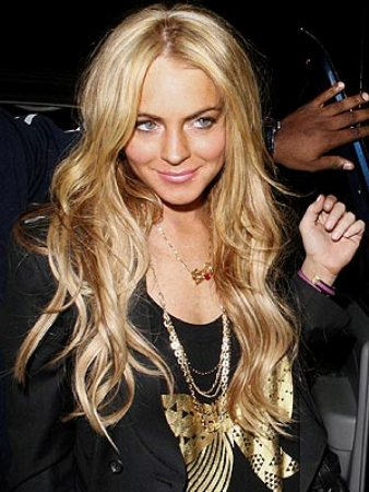 Lindsay Lohan Wavy Hairstyle