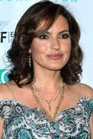 Mariska Hargitay Medium Curly Hairstyle