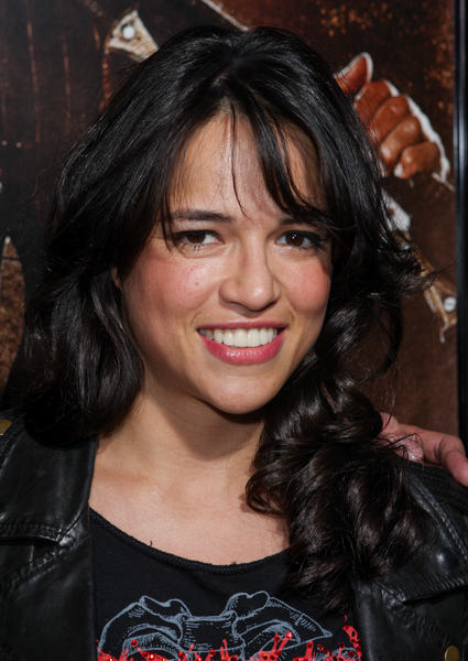 Michelle Rodriguez Medium Curly Hairstyle