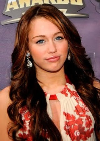 Miley Cyrus Long Curls Hairstyle