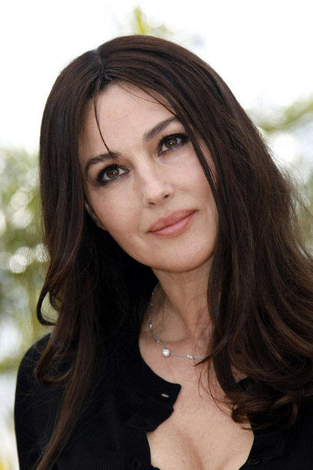 Monica Bellucci Medium Wavy Hairstyle