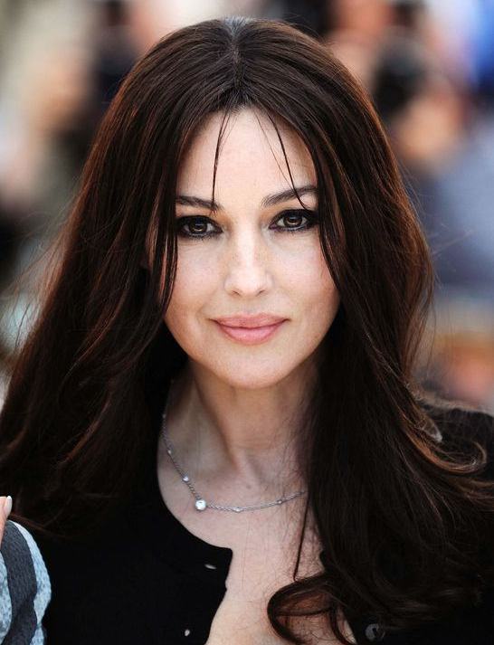 Monica Bellucci Medium Wavy Hairstyle