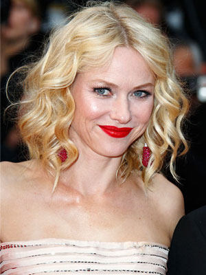 Stylish Naomi Watts Hairstyle