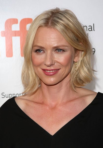 Naomi Watts Short Hairstyle